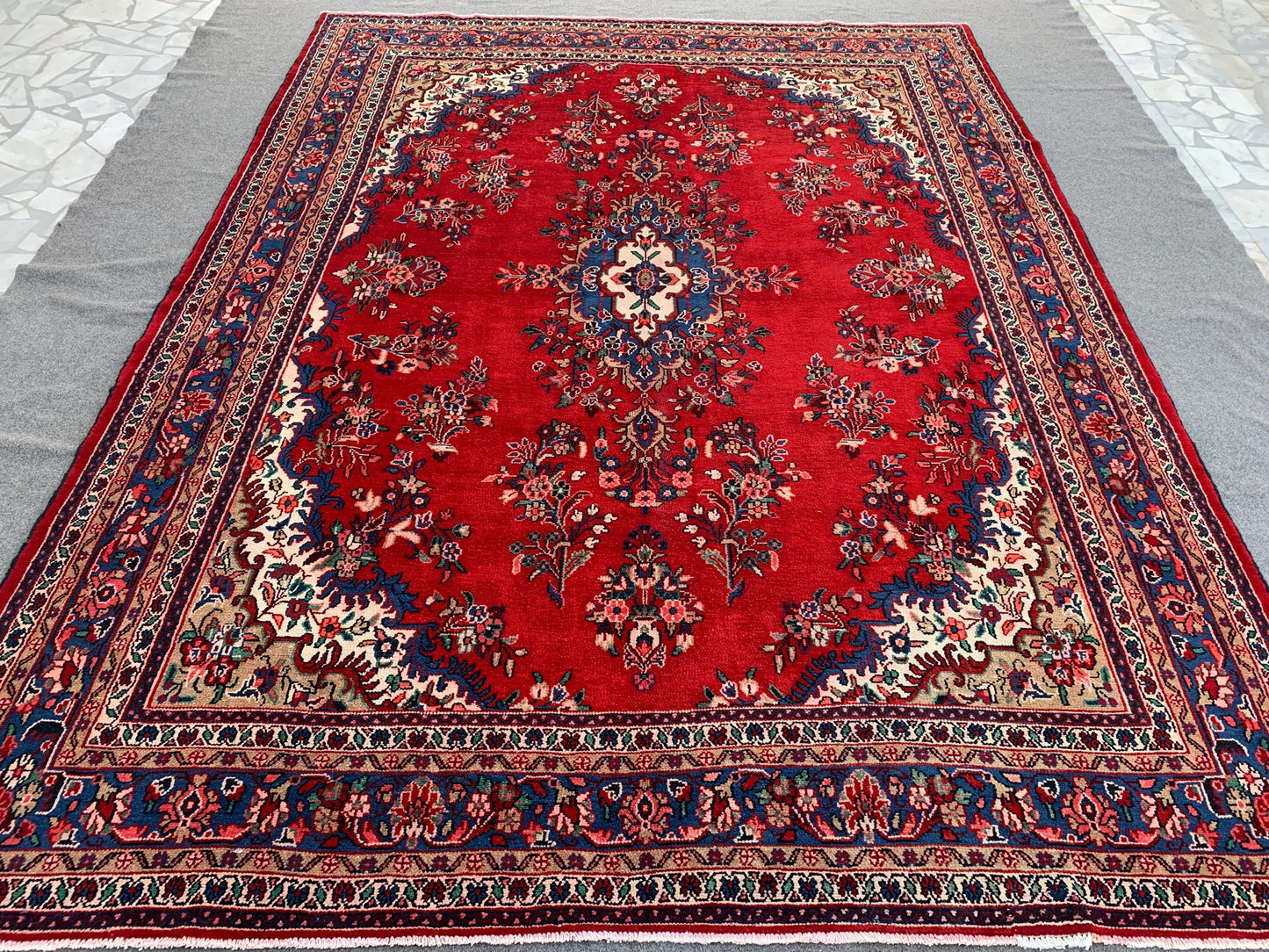 Large Vintage Rug 9x12 ft Turkish Heriz design Rug
