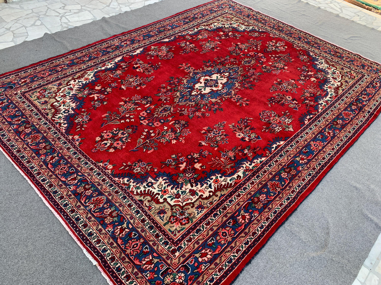 Large Vintage Rug 9x12 ft Turkish Heriz design Rug
