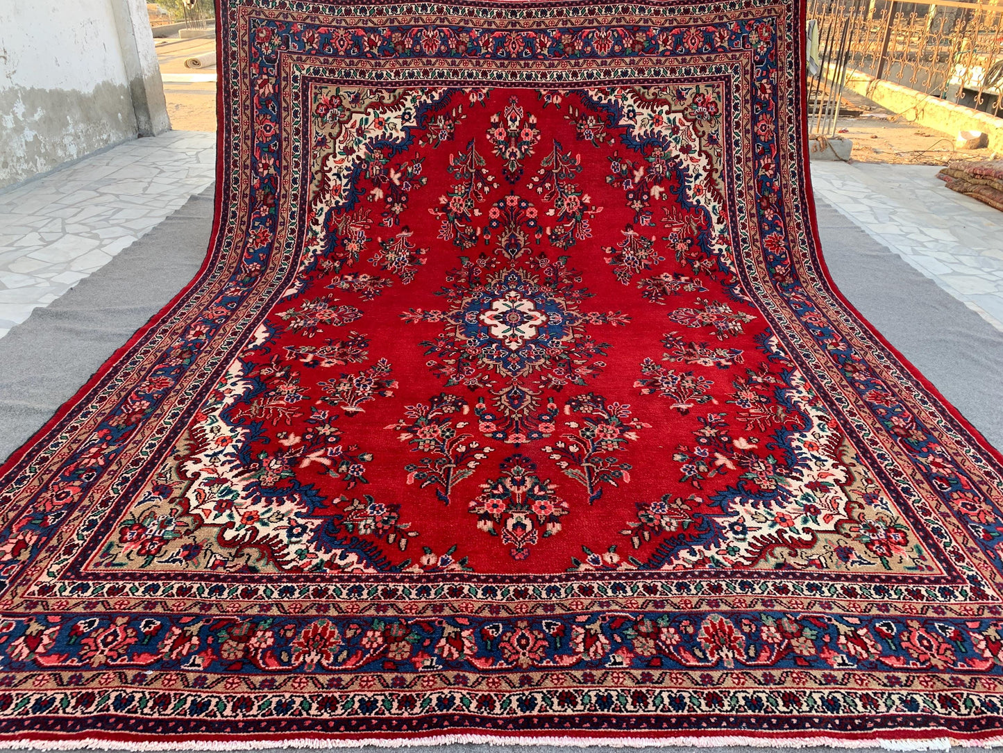 Large Vintage Rug 9x12 ft Turkish Heriz design Rug