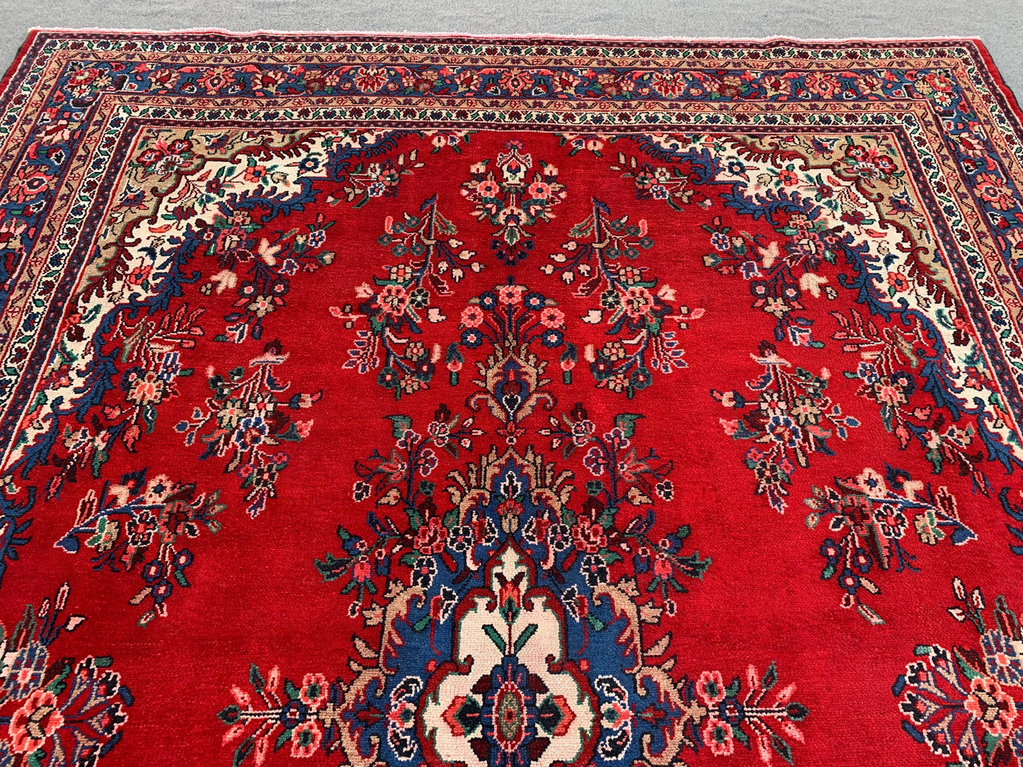Large Vintage Rug 9x12 ft Turkish Heriz design Rug