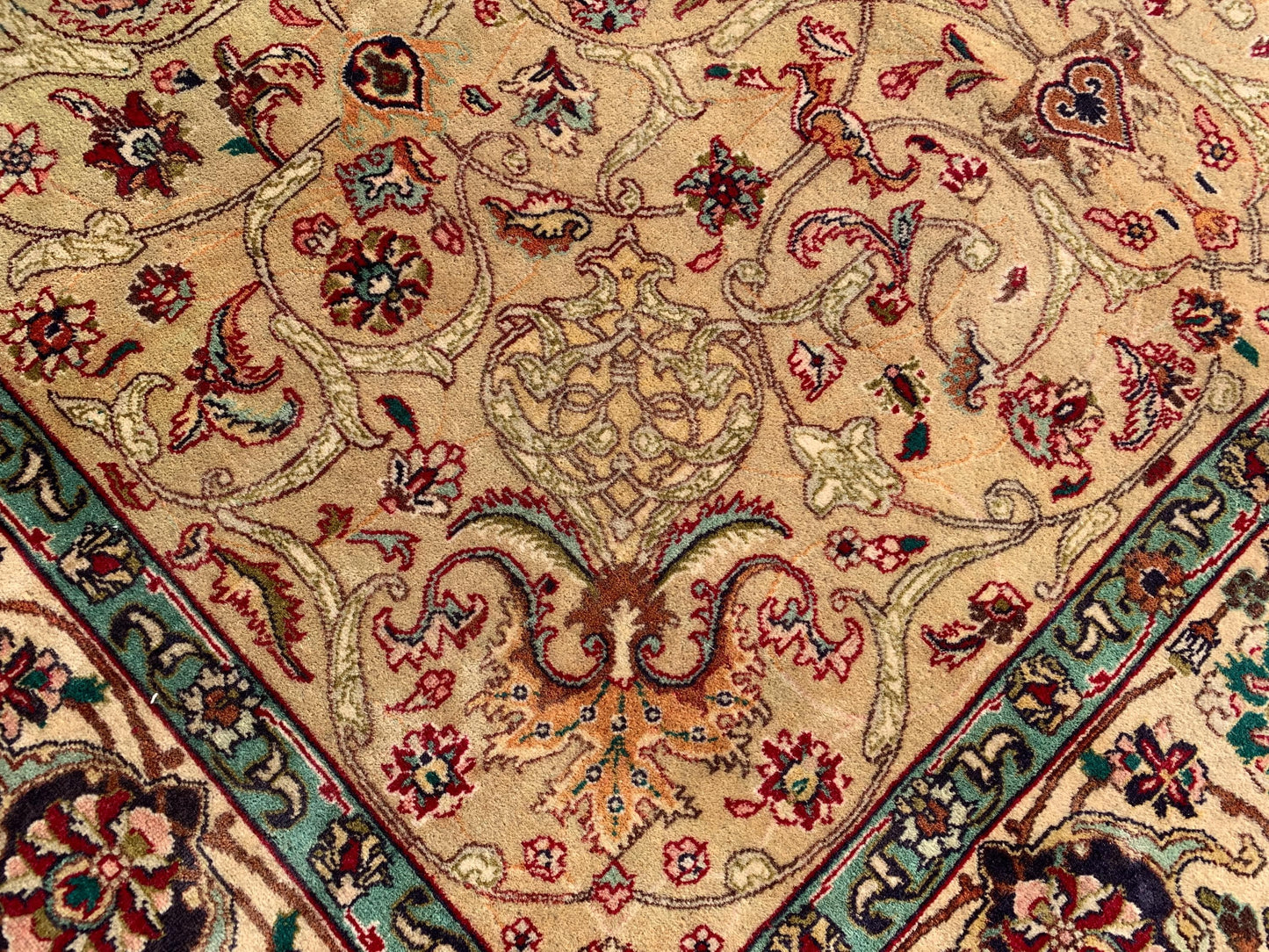 6x9 Ft Amazing Afghan Vintage Rug, Natural Hand Knotted Wool Rug, High Quality Rug Oriental Rug Home Decor Rug, Bedroom Rug Living Room Rug.