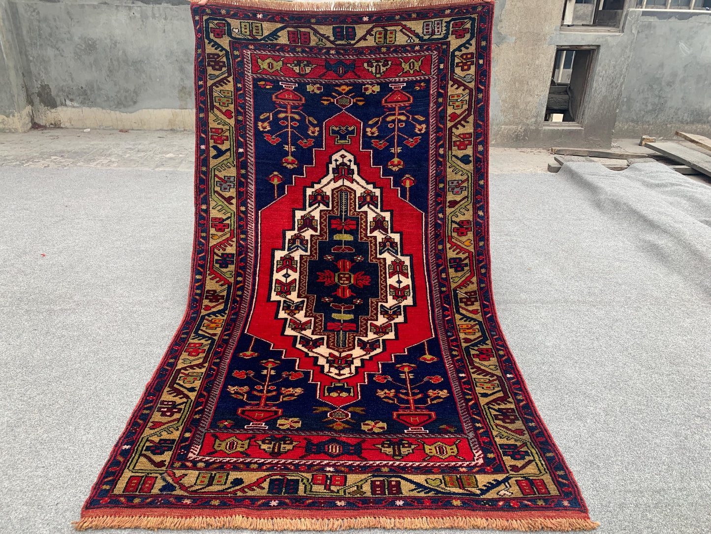 Vintage Afghan Rug, 4x7 Ft Floral design Rug, Hand Knotted Wool Rug, Geometric Area Rug, Best for Office Rug, Good Quality Rug, Bedroom Rug.
