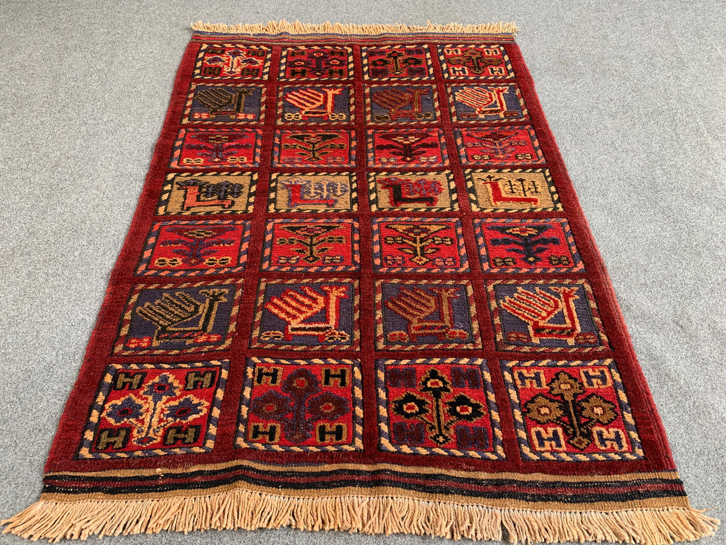 Amazing Pictorial kilim Rug, 3x4 Ft Afghan Hand Knotted kilim Rug, Nokar design Rug, Birds Floral Rug, Oriental Rug, Best for Kids Room Rug.