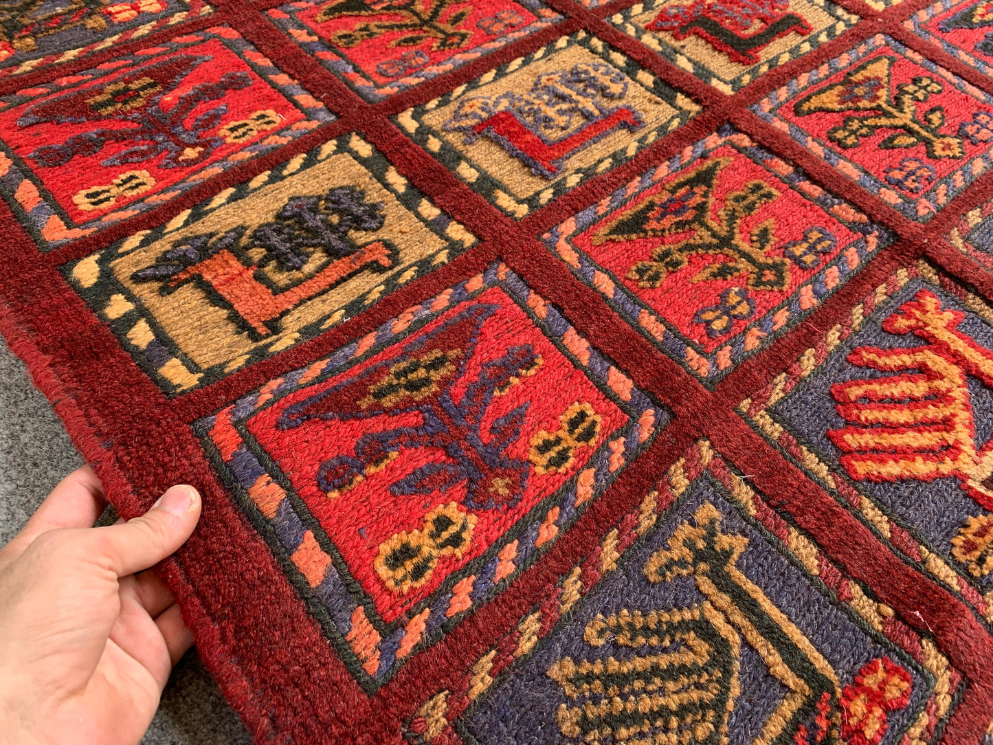 Amazing Pictorial kilim Rug, 3x4 Ft Afghan Hand Knotted kilim Rug, Nokar design Rug, Birds Floral Rug, Oriental Rug, Best for Kids Room Rug.