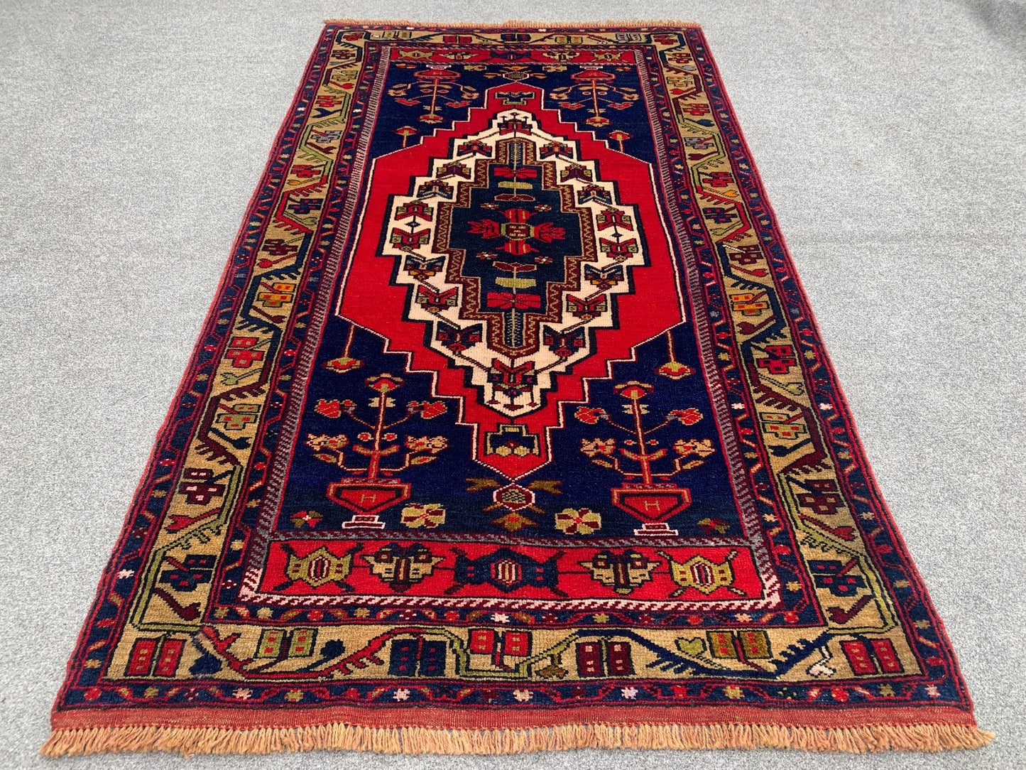 Vintage Afghan Rug, 4x7 Ft Floral design Rug, Hand Knotted Wool Rug, Geometric Area Rug, Best for Office Rug, Good Quality Rug, Bedroom Rug.