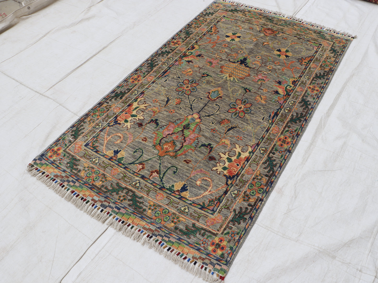 4x6 ft Gray Sultani Area Rug