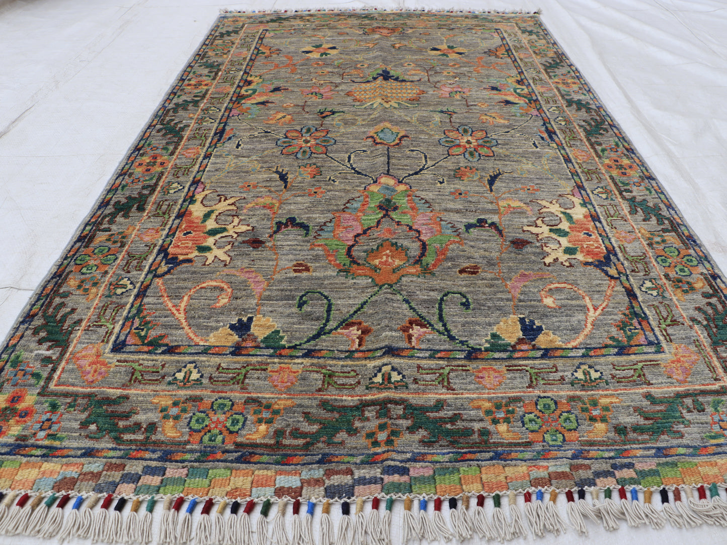 4x6 ft Gray Sultani Area Rug