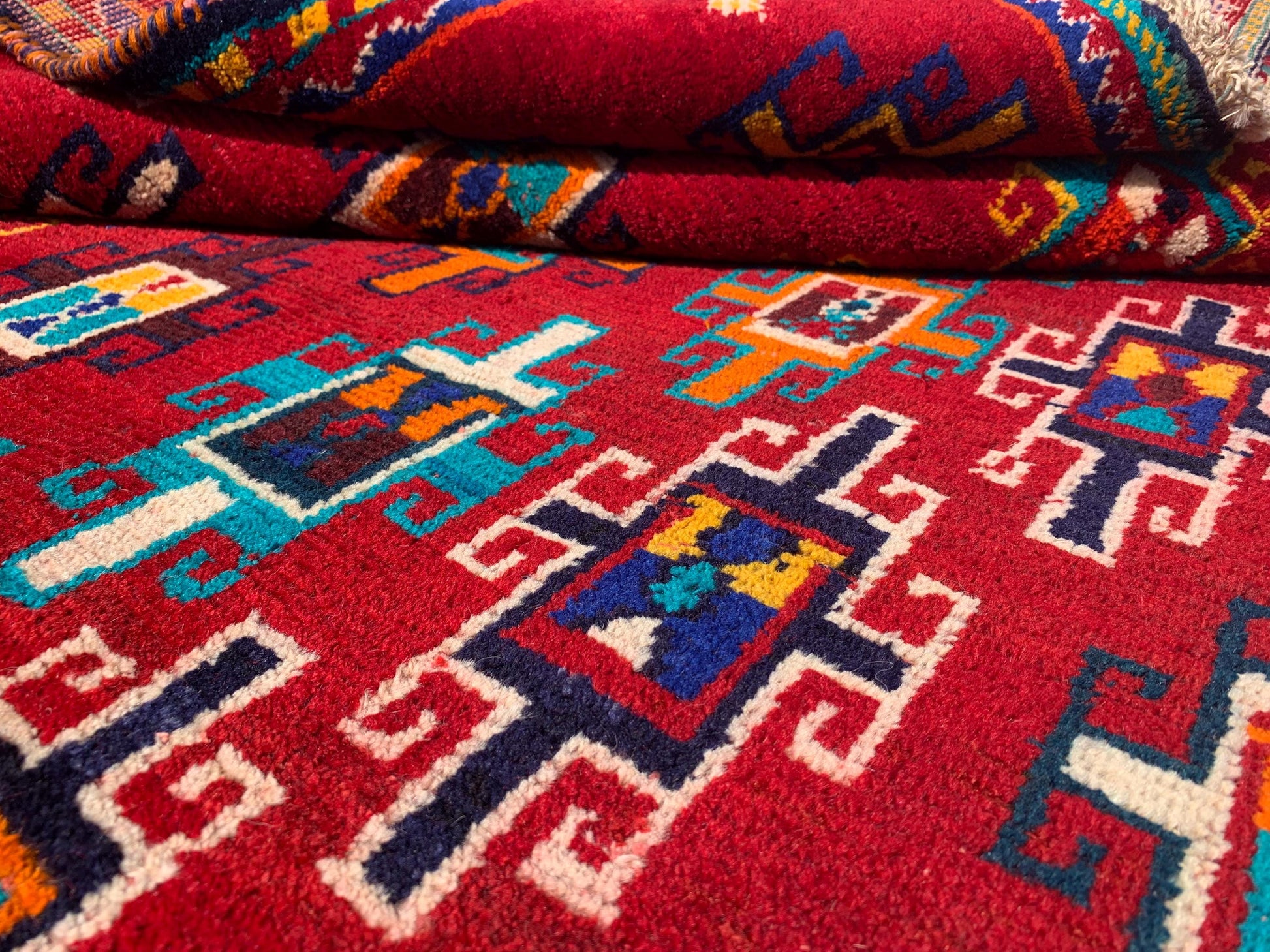 Vintage Red Rug 4x6 ft Handmade Afghan Wool Rug, Tribal Turkmen Rug Multi colors Rug, Collectors piece Rug Oriental Antique Rug Bedroom Rug.