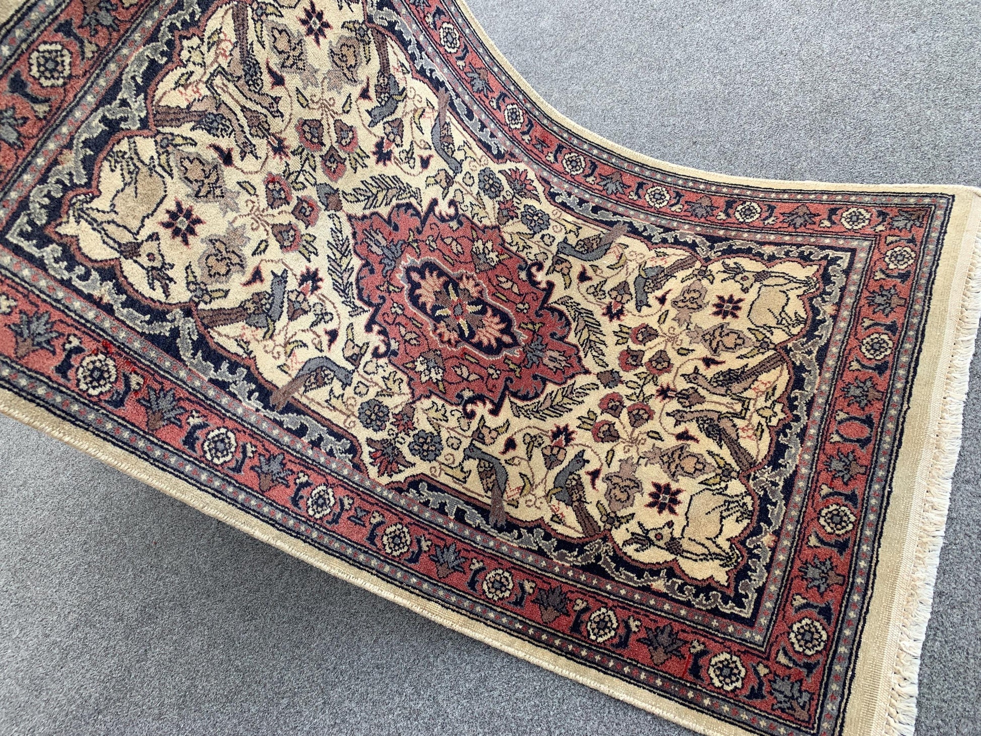 Animal Hunting Scene Rug, Small Pictorial Vintage Rug, Hand Knotted Wool Rug, Turkish design Rug, Home Decor Bedroom Rug Entryway Rug 2x3 ft