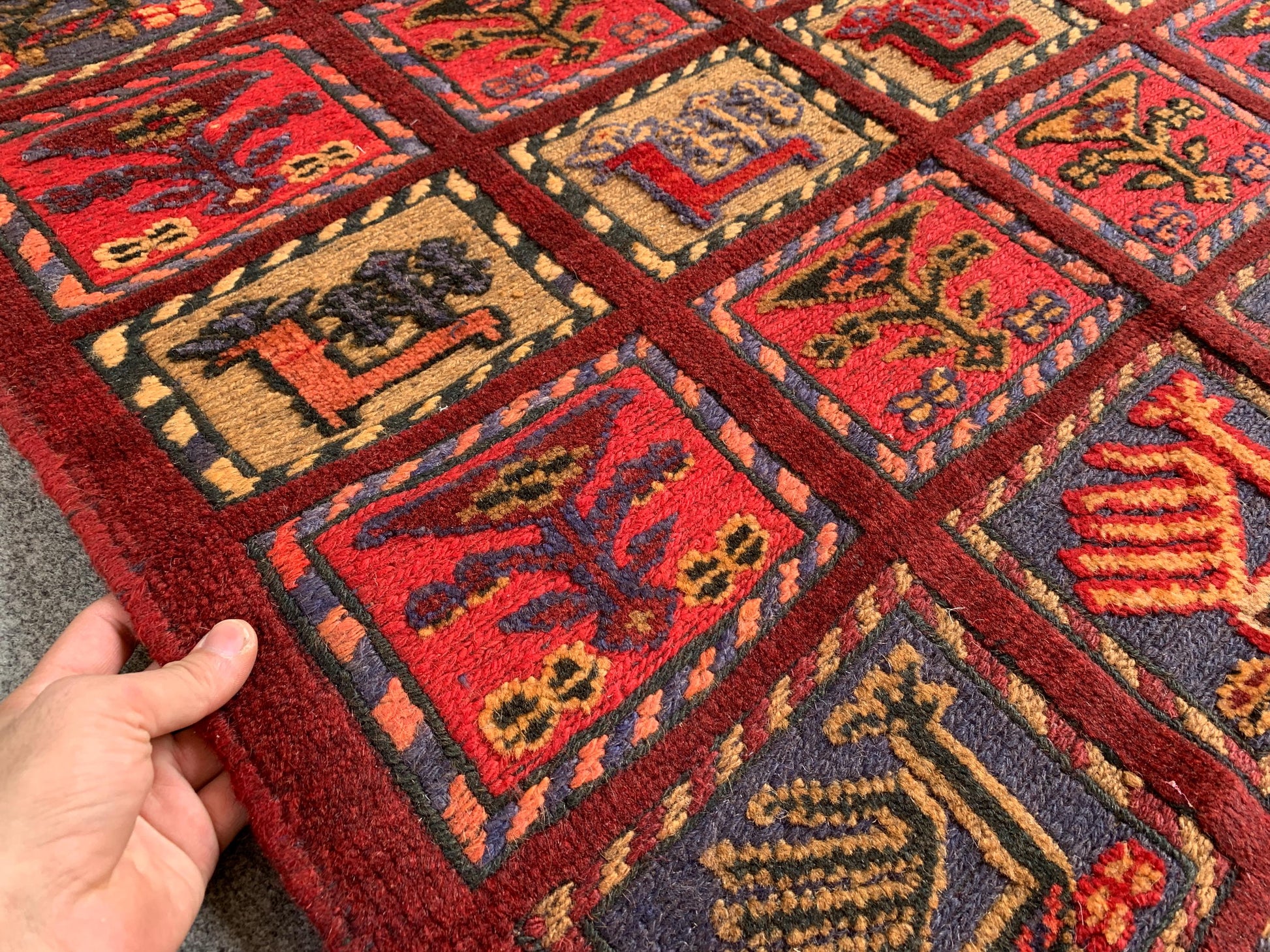 Amazing Pictorial kilim Rug, 3x4 Ft Afghan Hand Knotted kilim Rug, Nokar design Rug, Birds Floral Rug, Oriental Rug, Best for Kids Room Rug.