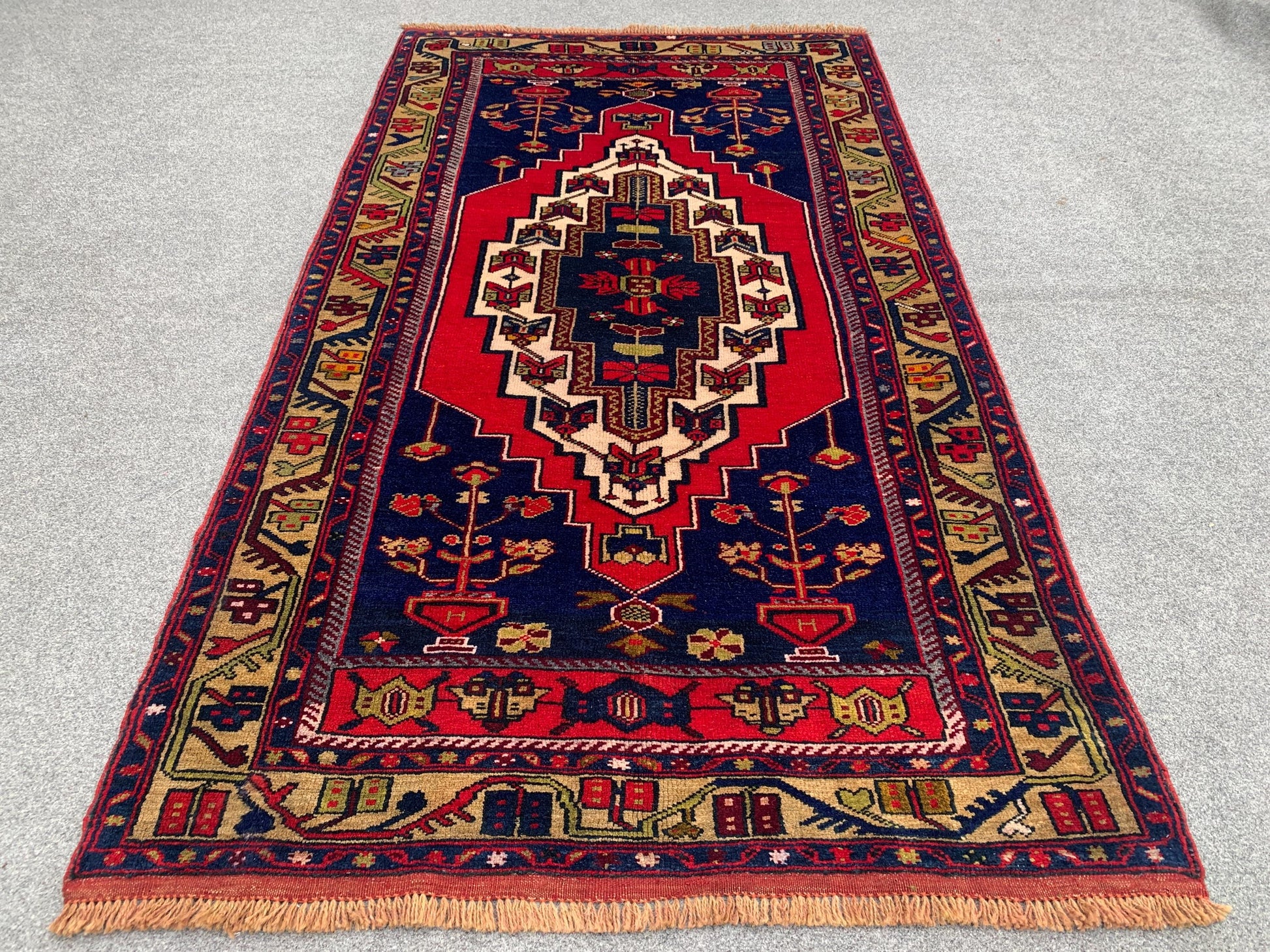 Vintage Afghan Rug, 4x7 Ft Floral design Rug, Hand Knotted Wool Rug, Geometric Area Rug, Best for Office Rug, Good Quality Rug, Bedroom Rug.